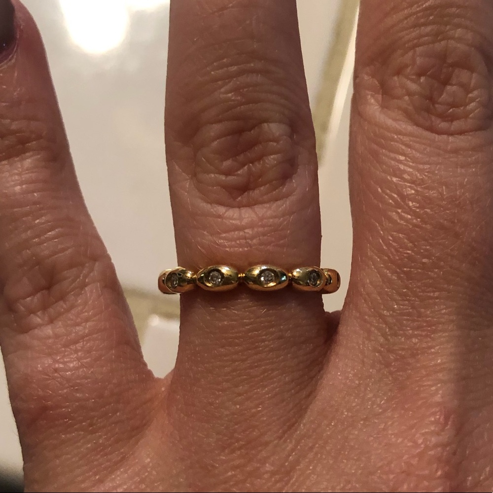 18K gold diamond band